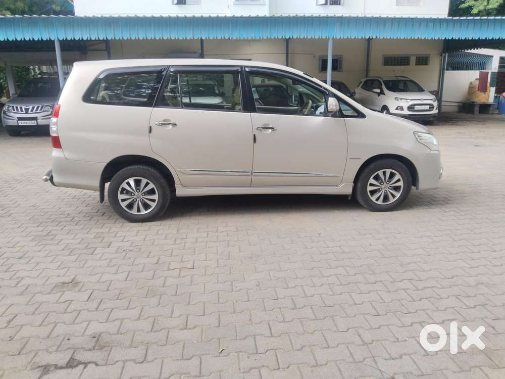 Toyota Innova 2.5 Vx 8 Seater Bs Iv, 2015, Diesel