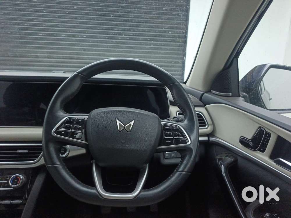 Mahindra Xuv700 2.2 Ax 7 Diesel Mt Luxury Pack Str, 2023, Diesel