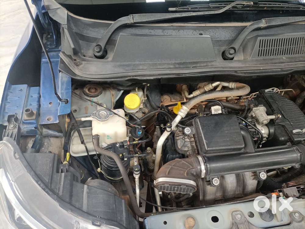 Renault Triber Rxz Easy-r Amt, 2023, Petrol
