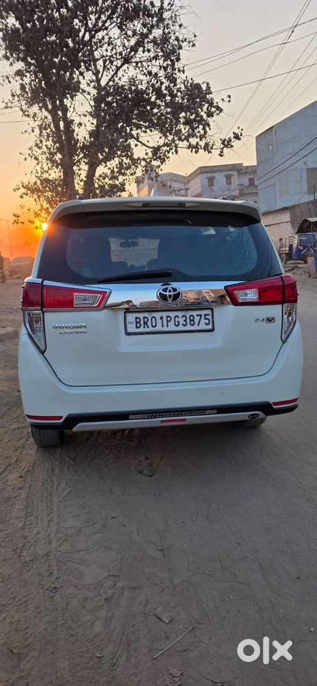 Toyota Innova Crysta 2.4 V, 2016, Diesel