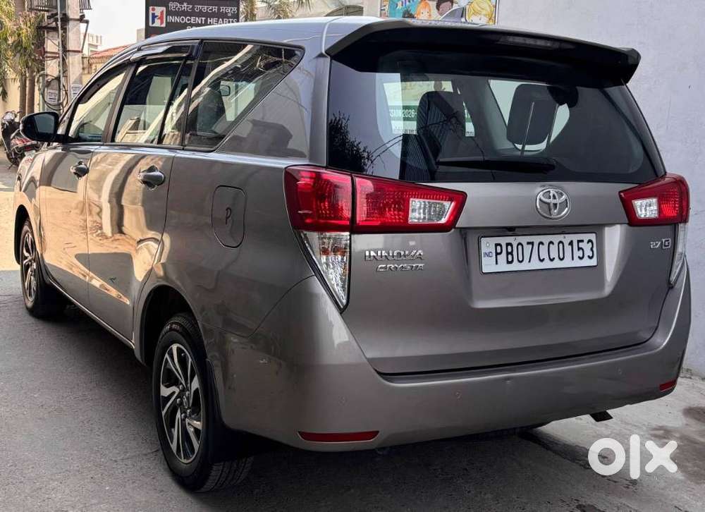 Toyota Innova Crysta, 2022, Petrol