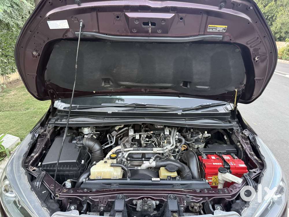 Toyota Innova Crysta 2.4 V 8 Str, 2016, Diesel