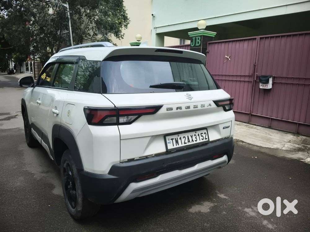 Maruti Suzuki Brezza 1.5 Zxi Smart Hybrid, 2023, Petrol