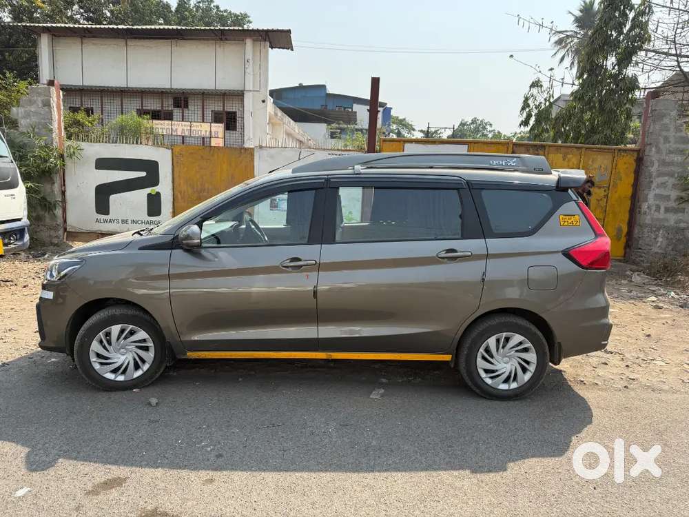 Maruti Suzuki Ertiga Vxi 2025