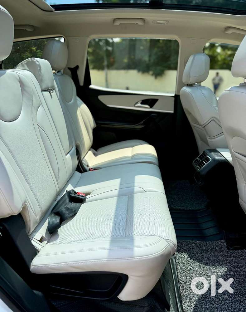 Mahindra Xuv700 Ax7 Luxury Pack Awd, 2024, Diesel