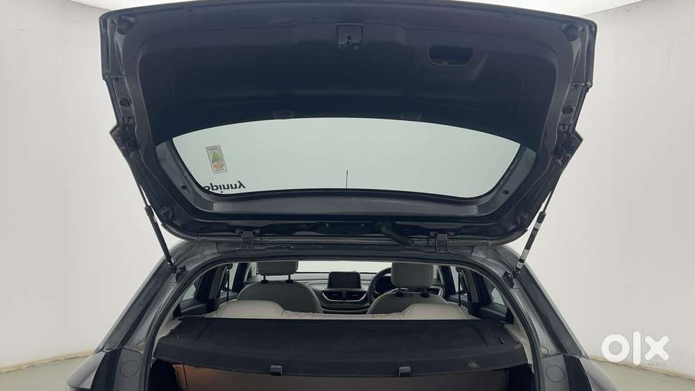 Tata Altroz 1.2 Xt, 2022, Petrol