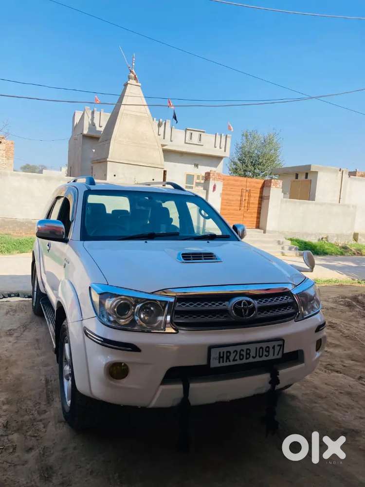 Toyota Fortuner 2011 Diesel 170000 Km Driven