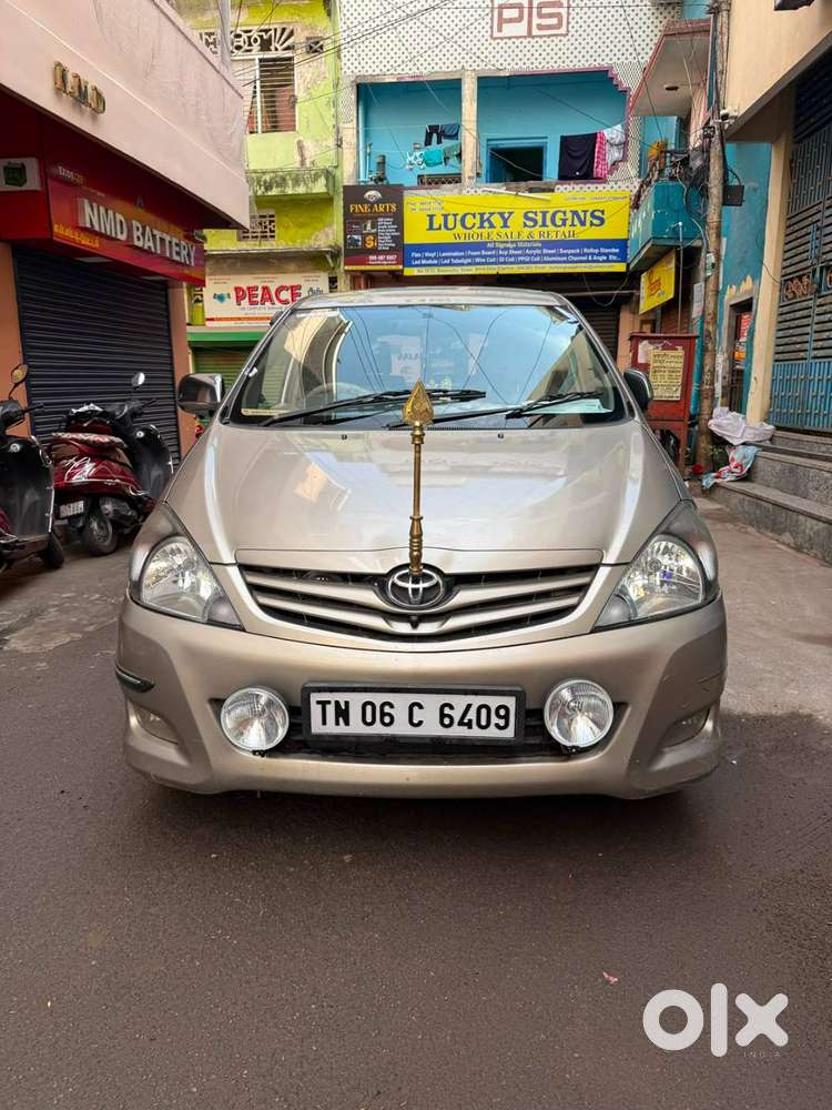 2010 Innova 127515 Kms Driven