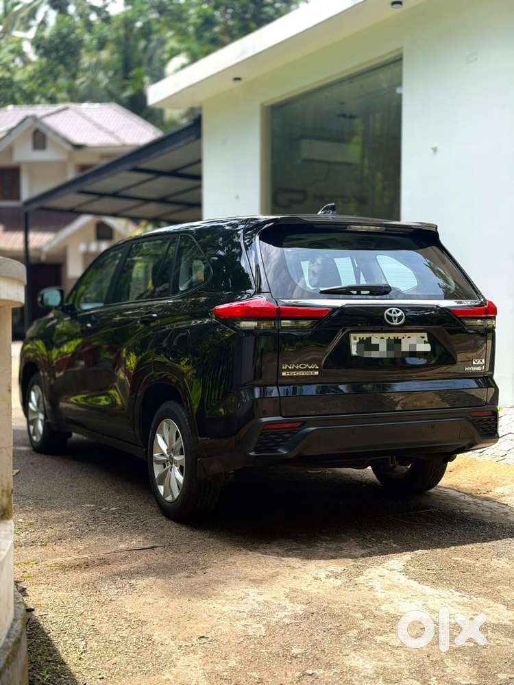 Toyota Innova Hycross 2.0 Vx (o) Hybrid 7 Str, 2023, Petrol