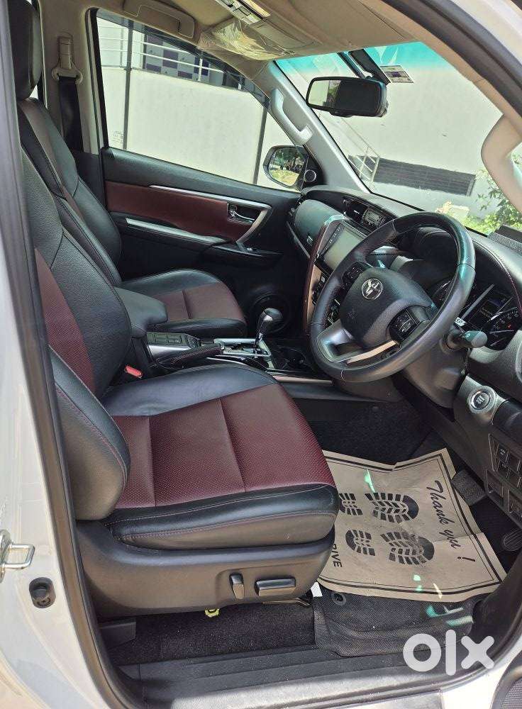 Toyota Fortuner Legender 4X2 AT 2.8, 2023, Diesel