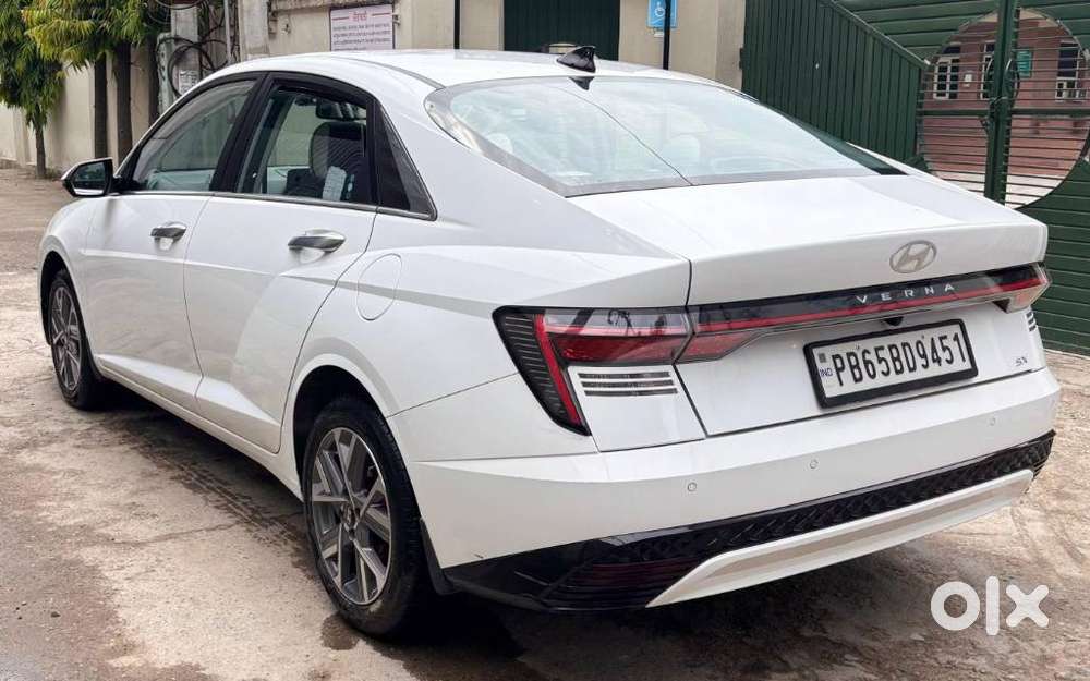 Hyundai Verna, 2023, Petrol