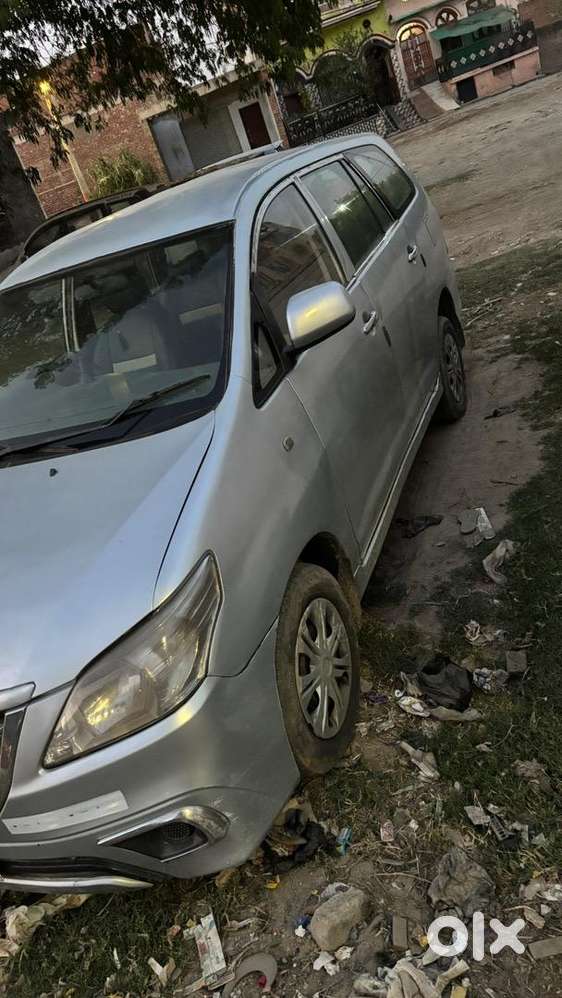 Toyota Innova 2012 Diesel 290000 Km Driven