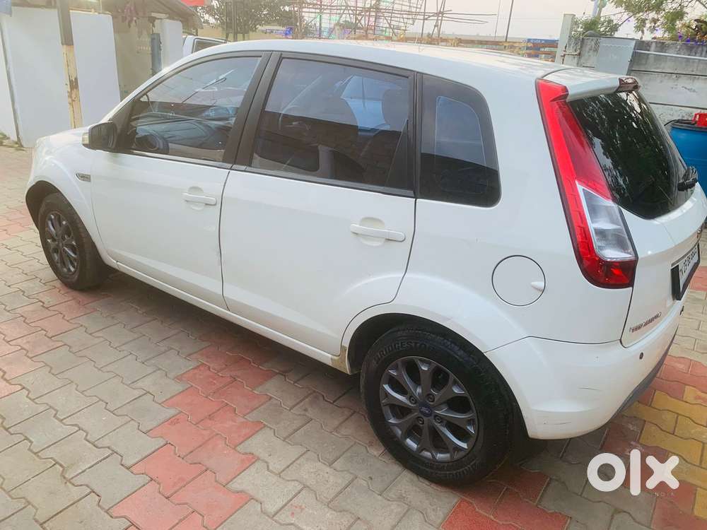 Ford Figo, 2015, Petrol