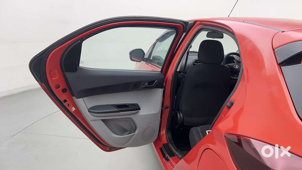 Tata Tiago 1.2 Revotron Xt Option, 2022, Petrol