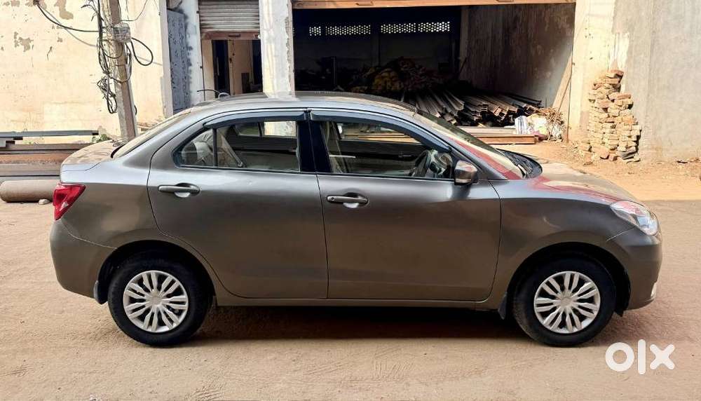 Maruti Suzuki Dzire 1.2 Vxi, 2022, Petrol