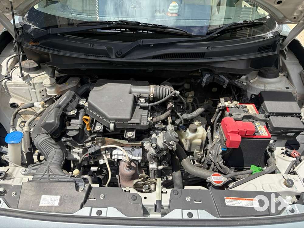 Dzire Vxi Automatic 4 Lacs Loan Continue