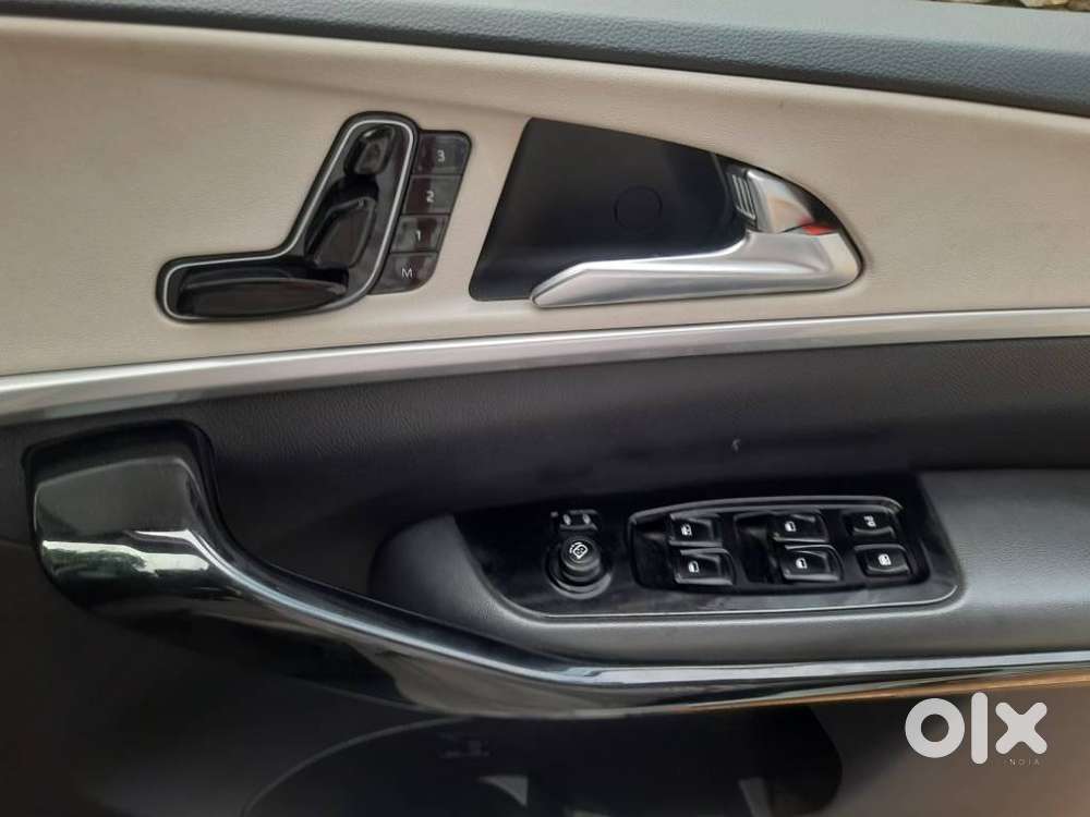 Mahindra Xuv700 2.2 Ax 7 Diesel Mt Str, 2023, Diesel