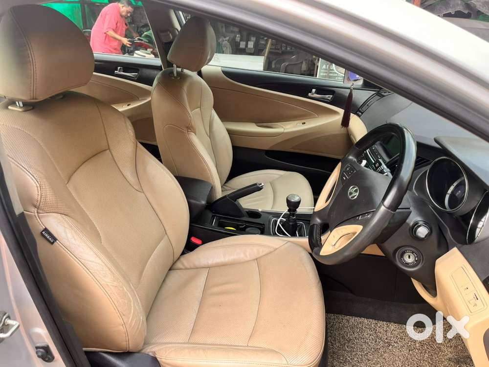 Hyundai Sonata Transform 2012