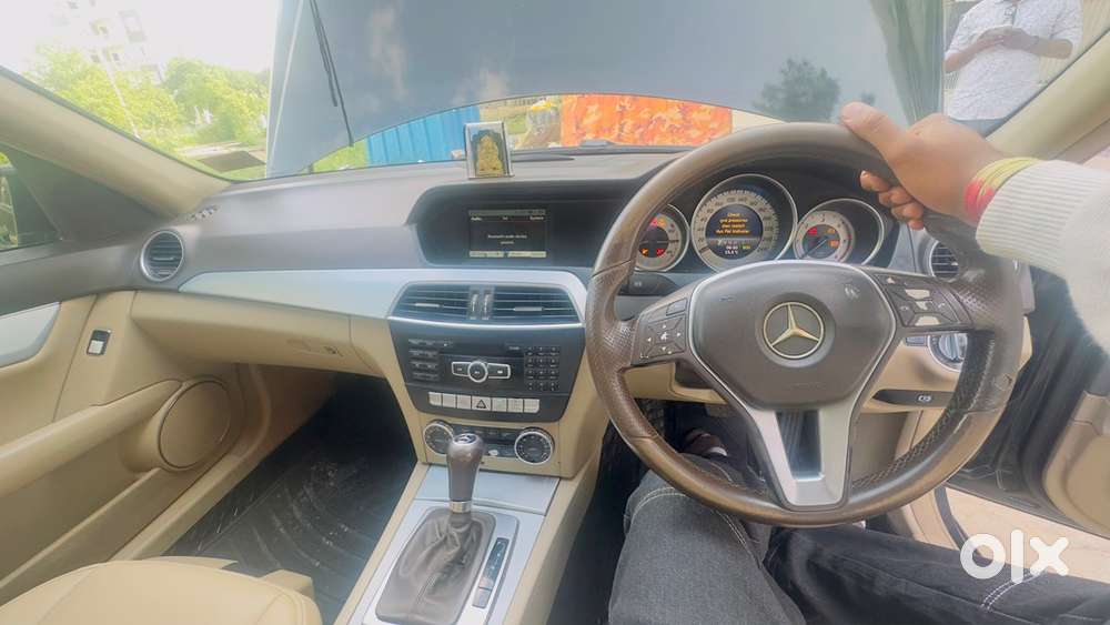 Advocate Used_mercedes-benz-2014 Model