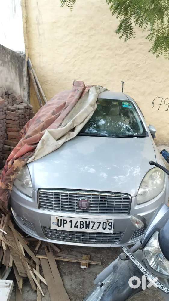 Fiat Linea 2013 Petrol Well Maintained, Only Side Dent Hai