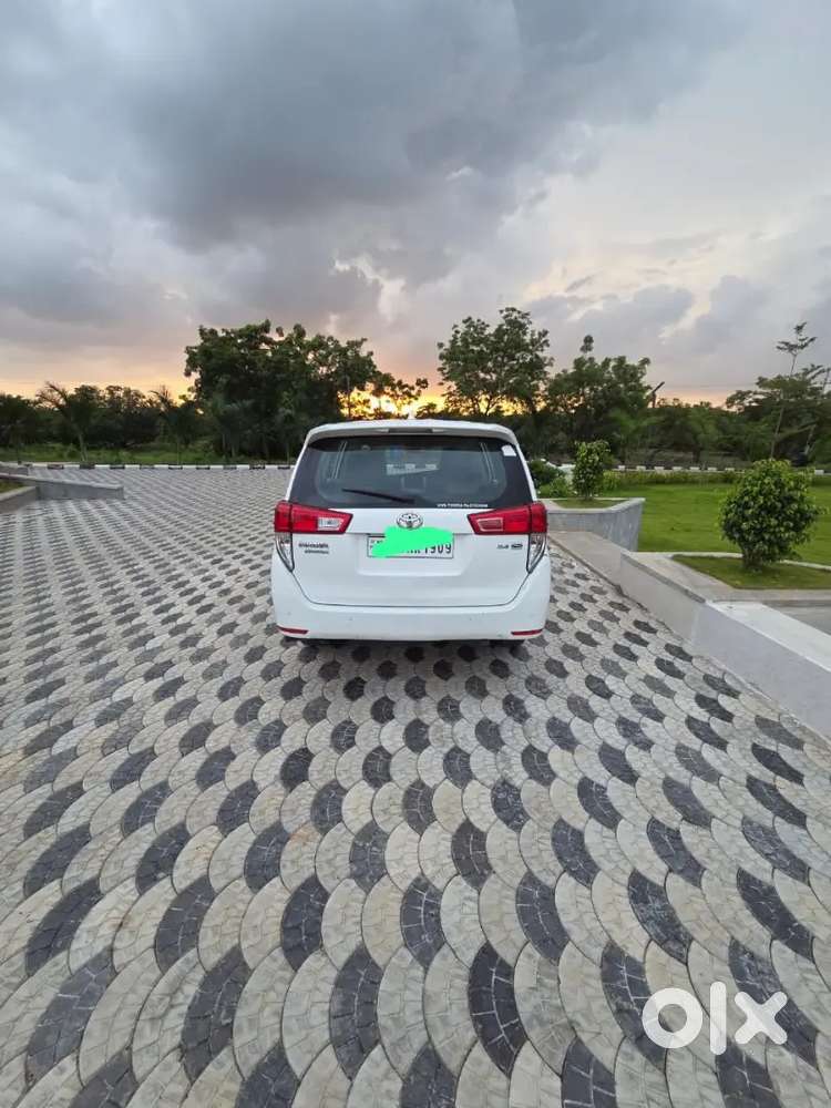 Toyota Innova Crysta 2.4 Z Automatic