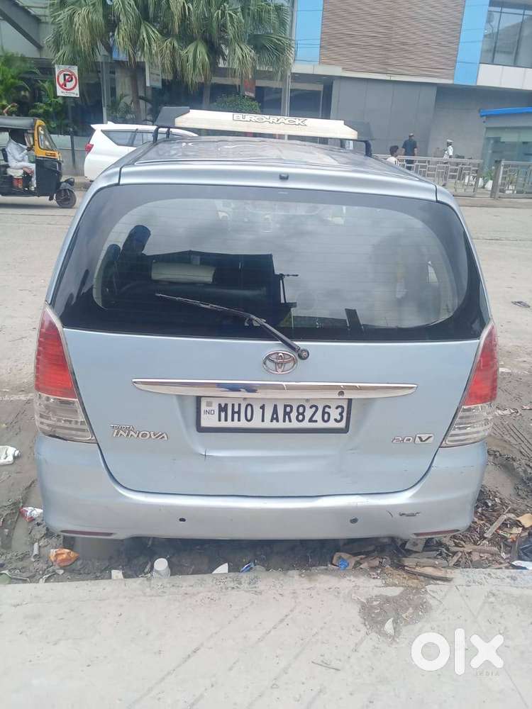 Toyota Innova 2.0 V 2010