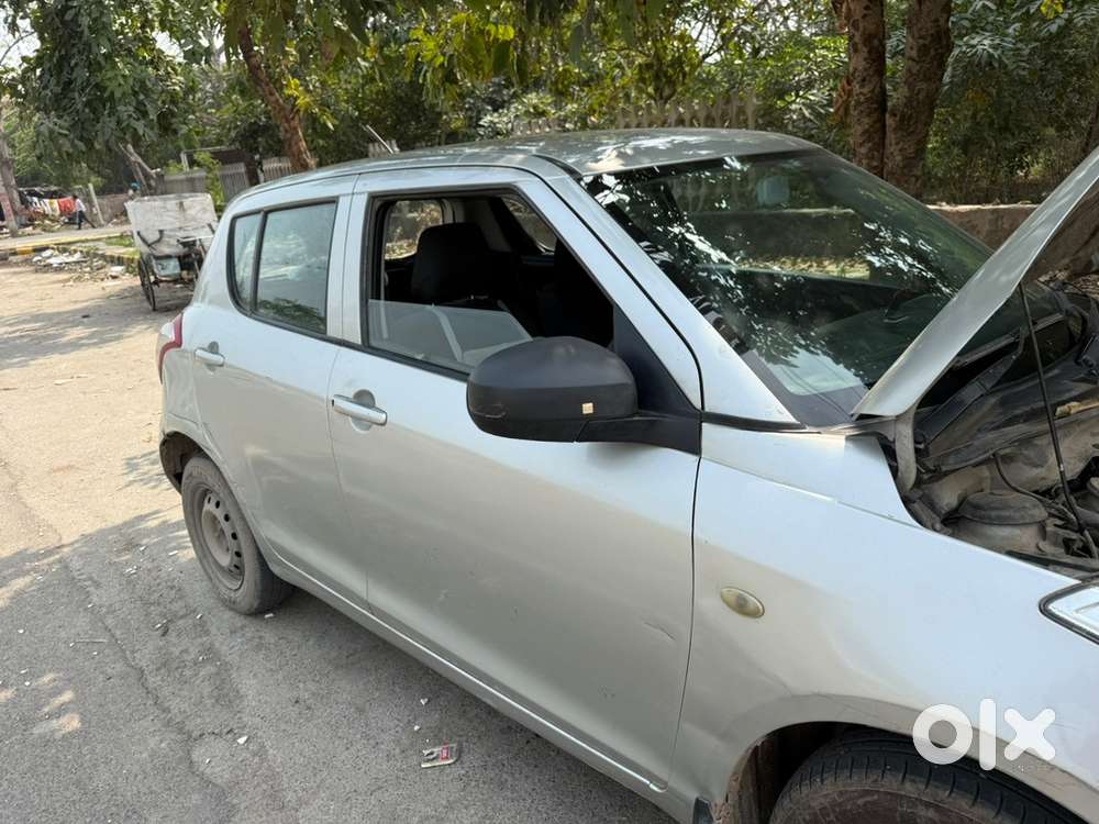 Maruti Suzuki Swift 2012 Cng & Hybrids Well Maintained