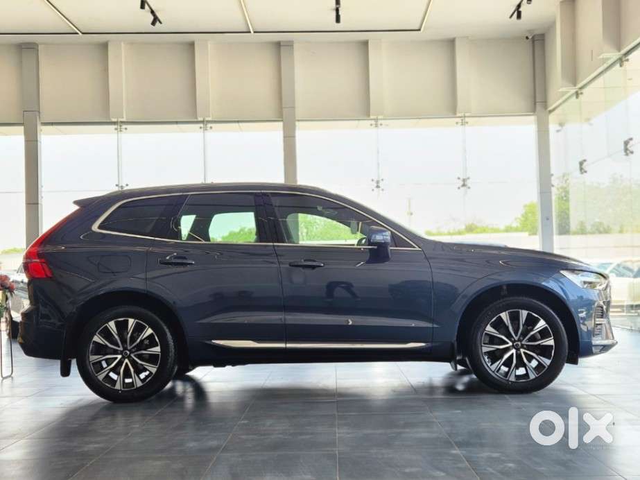 Volvo Xc60 D5 Inscription, 2024, Petrol