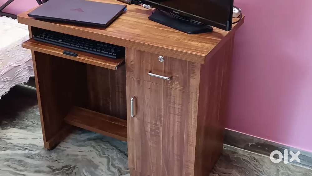 Ply wood study table - negotiable price - Other Household Items in ...