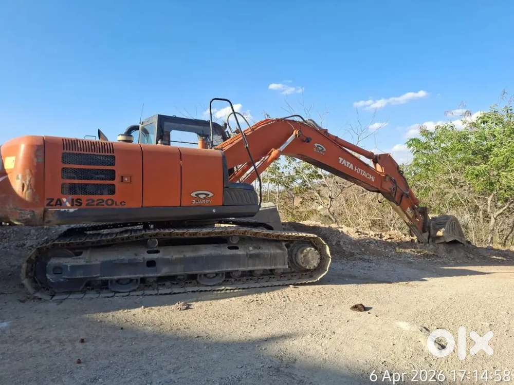 hirosakk Zaxis 220 modal 2020 excavator - Commercial & Other Vehicles in