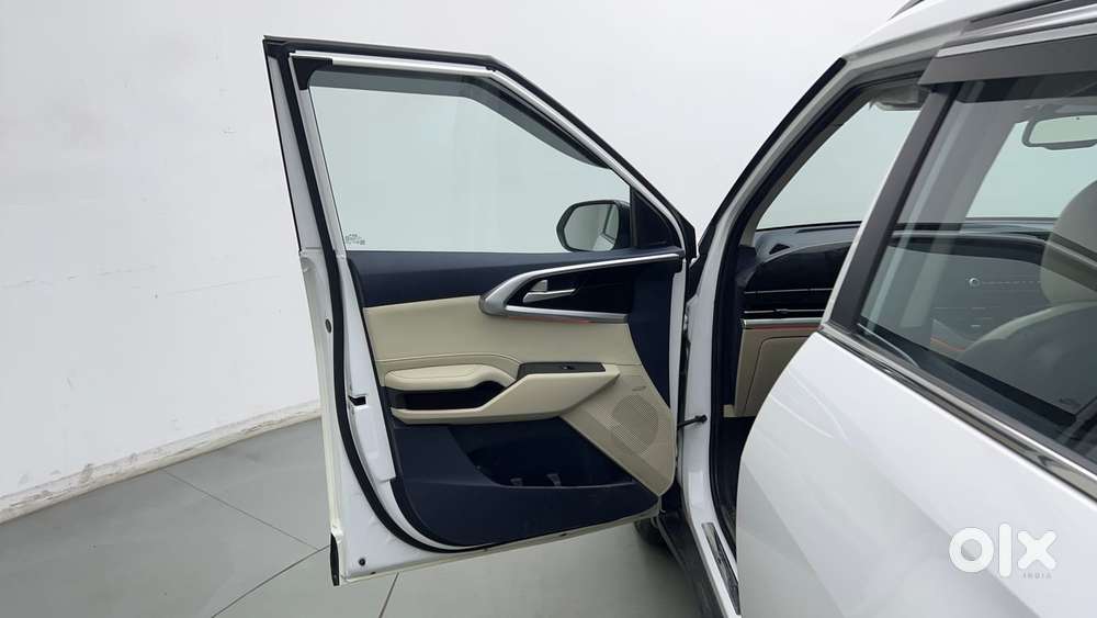 Kia Carens 1.4 Luxury Plus Dct 7 Str, 2022, Petrol