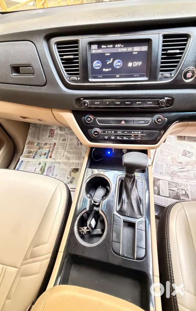 Kia Carnival Premium, 2020, Diesel