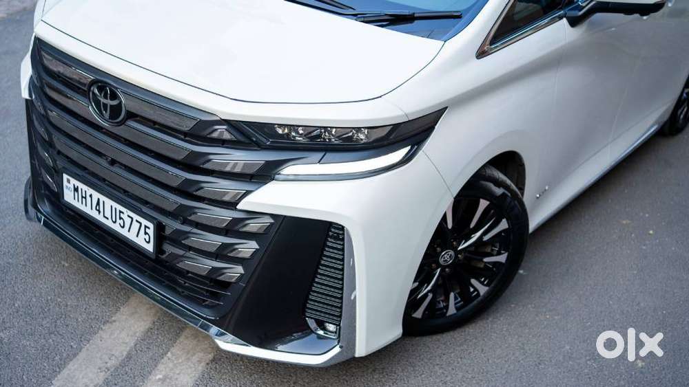 Toyota Vellfire Vip – Executive Lounge, 2024, Petrol