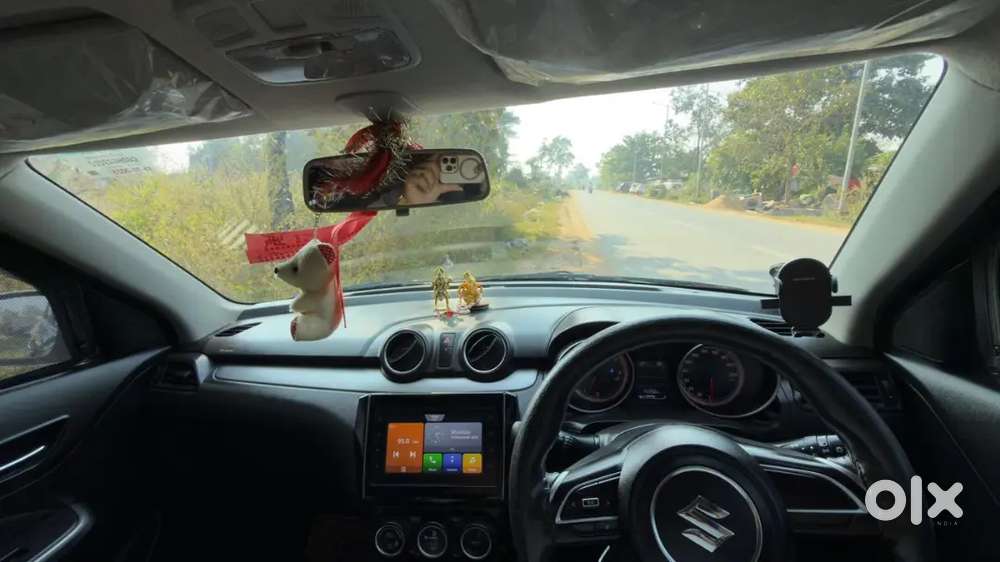 Maruti Suzuki Swift 2023 Petrol Well Maintained Push Start Black Color