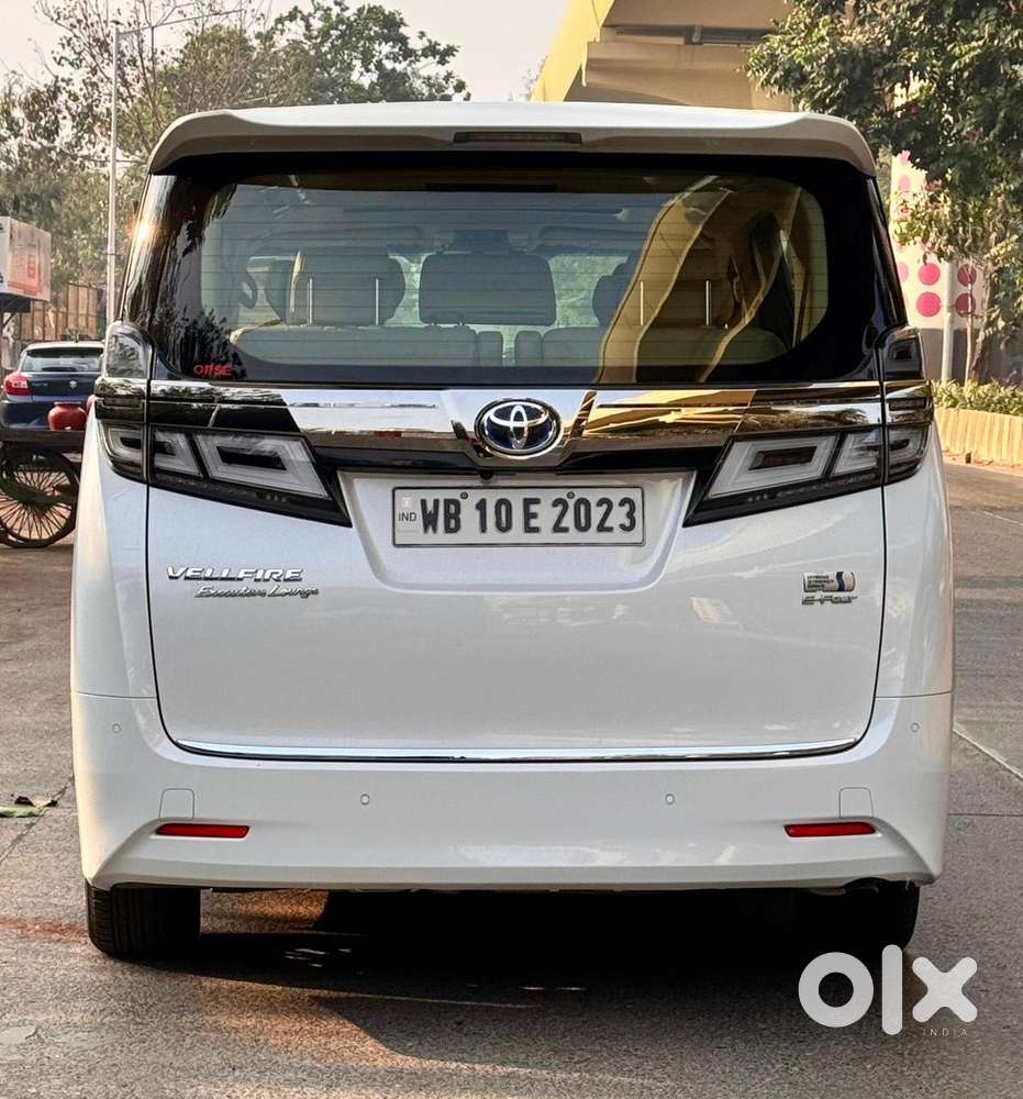 Toyota Vellfire 2.5 Executive Lounge, 2023, Petrol