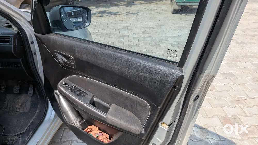 Maruti Suzuki Swift 2023 Petrol 42500 Km Driven