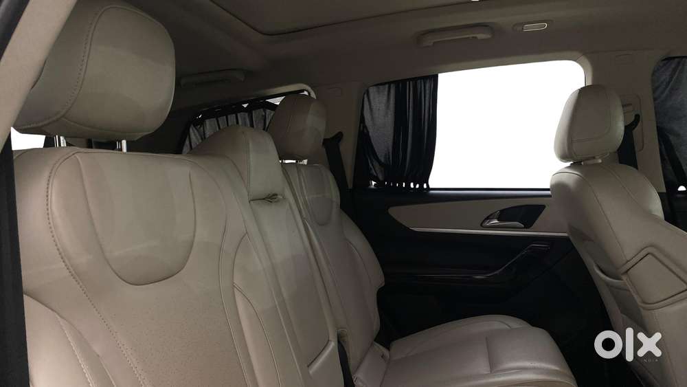 Mahindra Xuv700 2.2 Ax 7 Diesel At Luxury Pack Str, 2022, Diesel