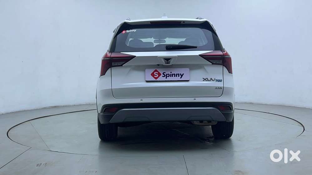 Mahindra Xuv700 2.0 Ax 5 Petrol Mt 7 Str, 2022, Petrol