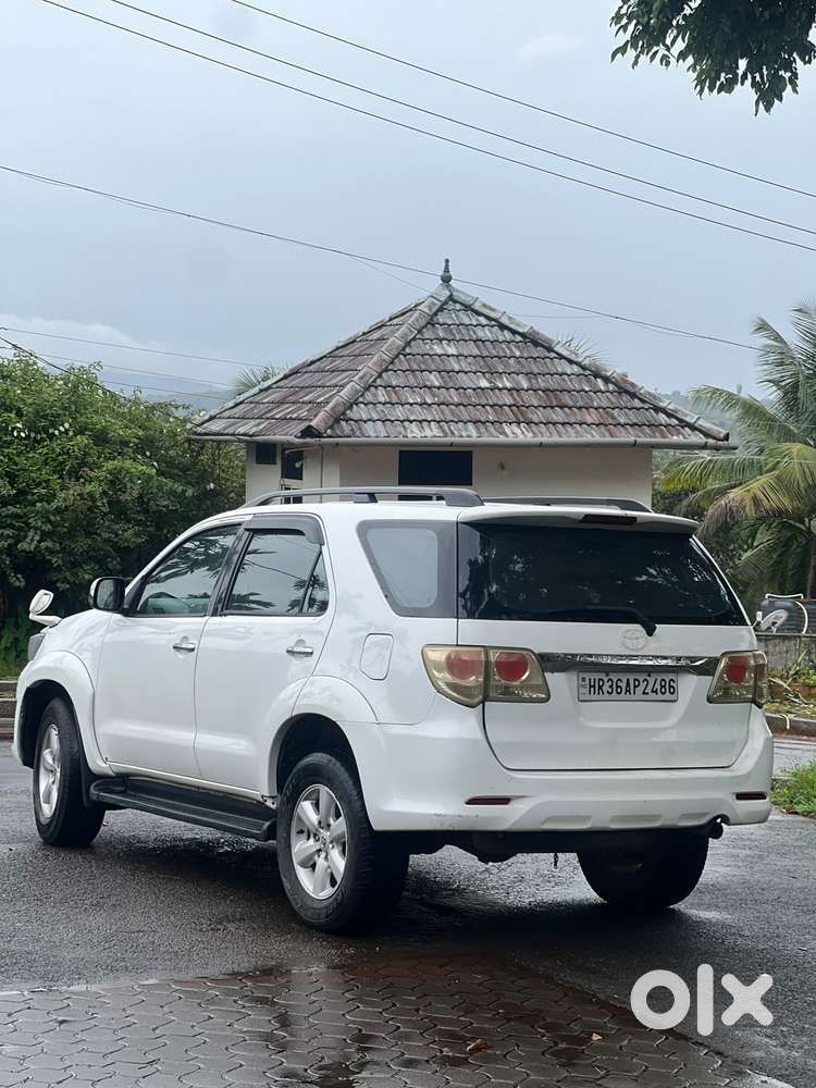 Toyota Fortuner 3.0 4x4 Manual, 2011, Diesel