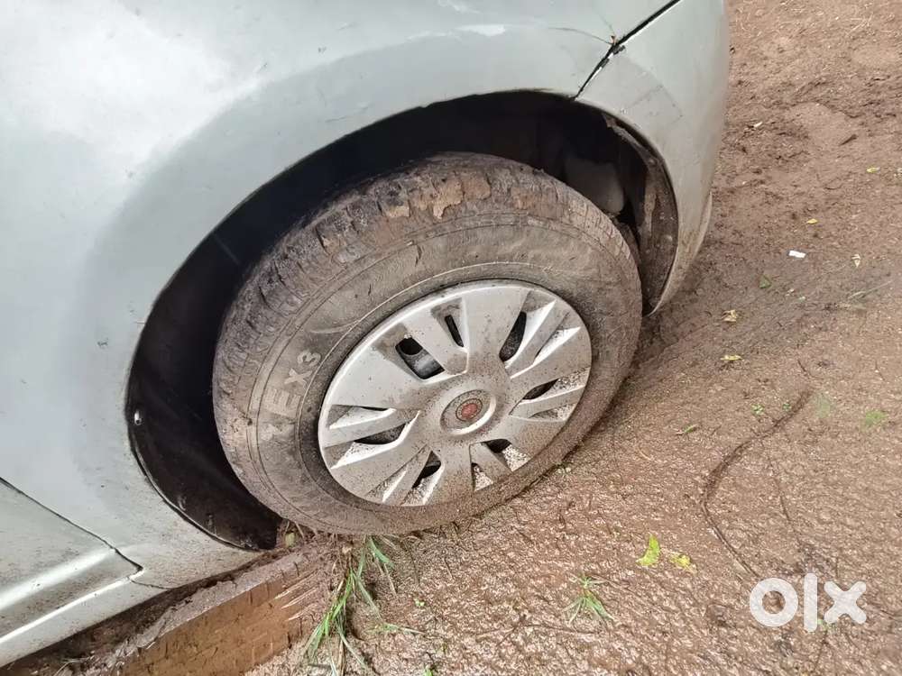 Maruti Suzuki Swift Lxi 2012