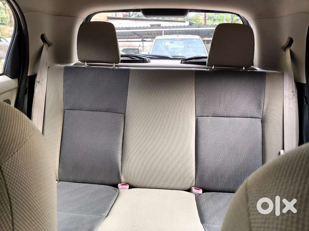 Toyota Etios Liva V Dual Tone, 2016, Petrol