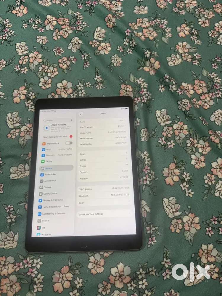 Less used 11inch Ipad 9th Generation wifi 64gb in mint Condition
