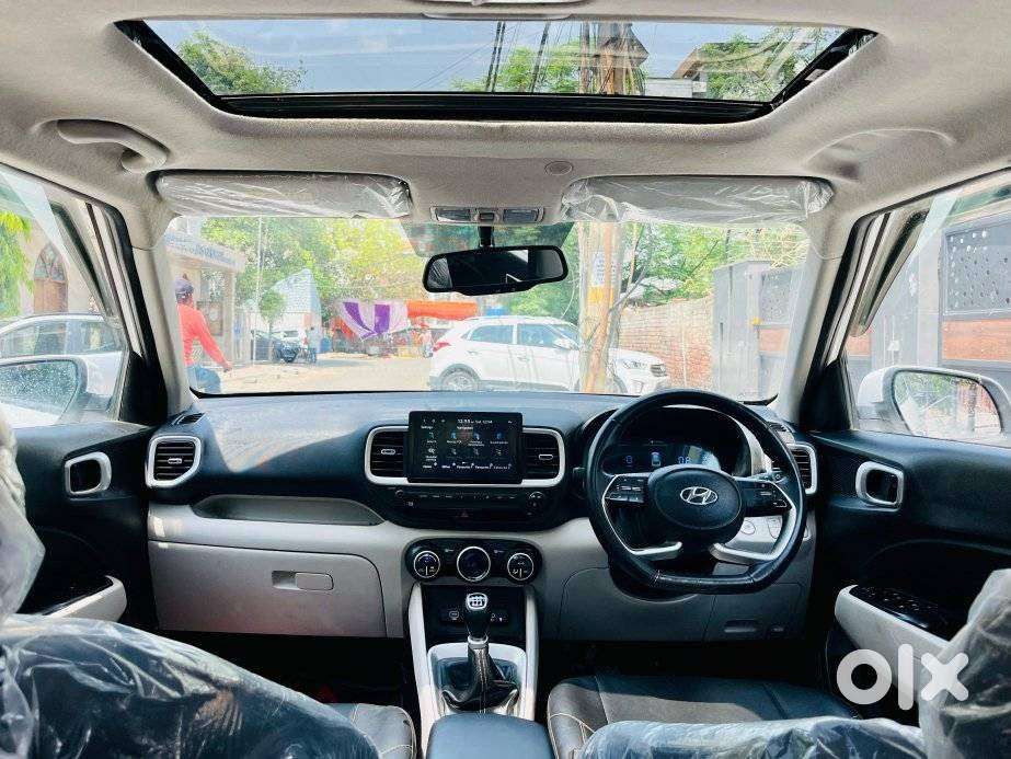 Hyundai Venue Sx Mt, 2023, Petrol