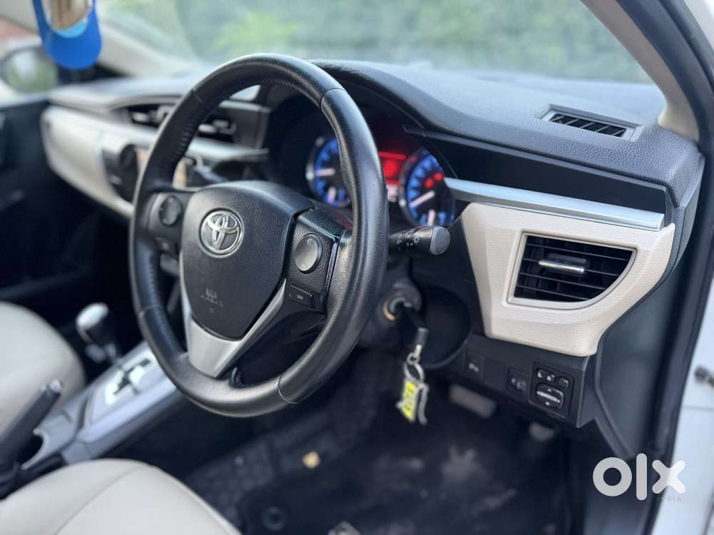 Toyota Corolla Altis G At, 2015, Petrol