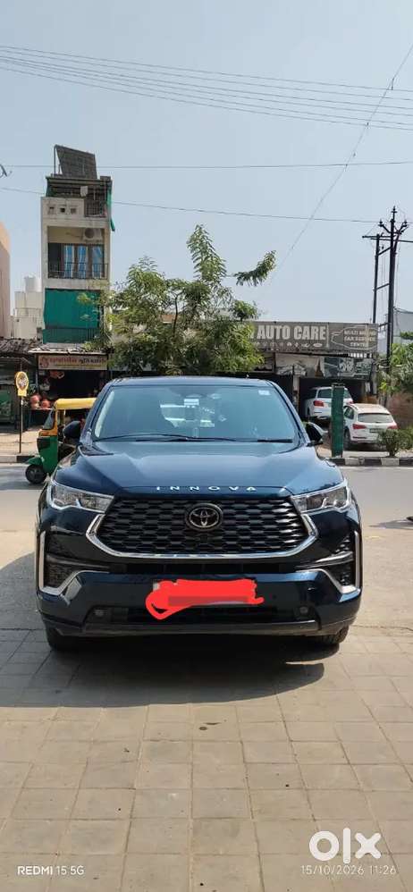 Toyota Innova Hycross 2024