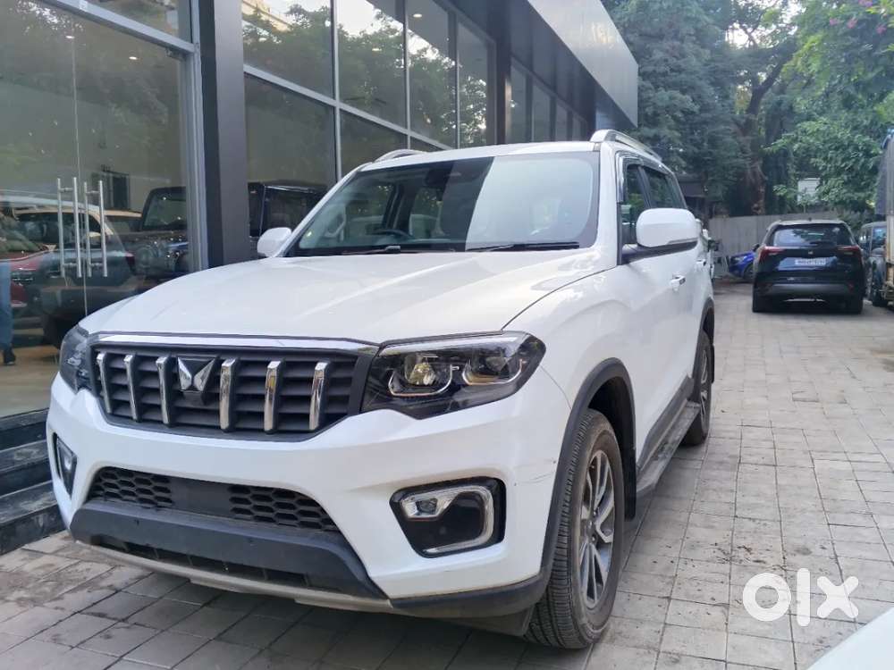 Mahindra Scorpio N Z8 Petrol At 7 Str, 2025, Petrol