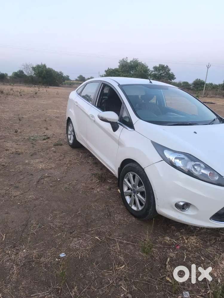 2017 Maruti Suzuki Brezza Zdi I10 2016 Fiesta 2011