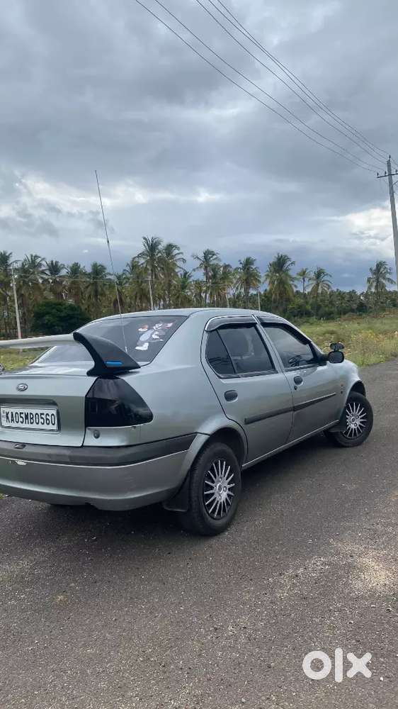 Ford Ikon 1.3 Clxi 2004 Variant