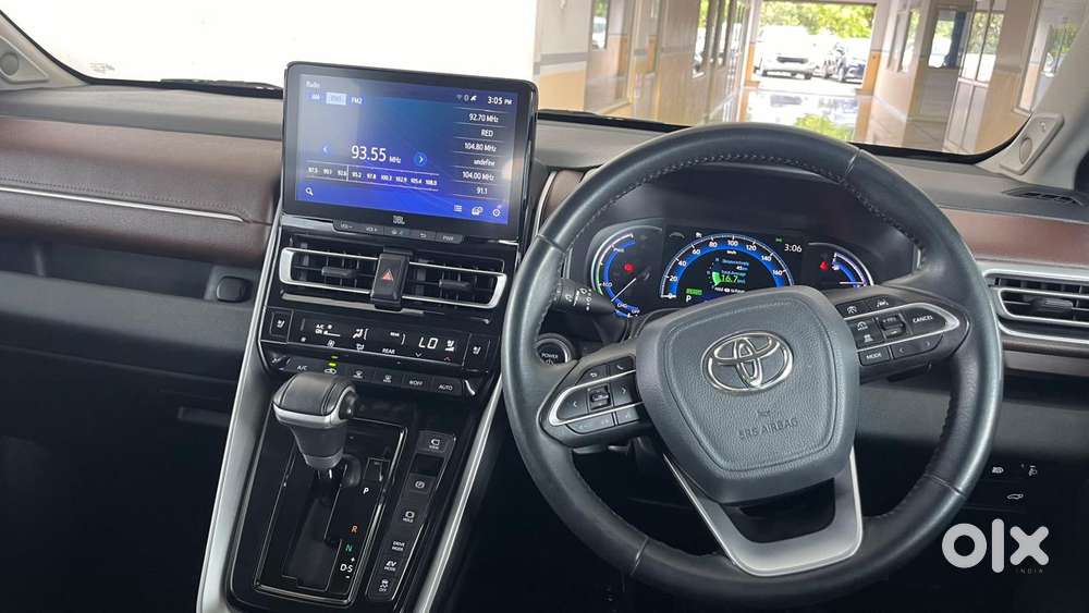 Toyota Innova Hycross 2.0 Zx (o) Hybrid 7 Str, 2024, Petrol
