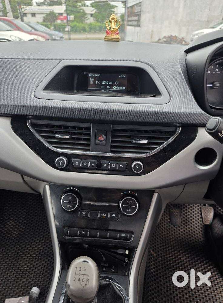 Tata Nexon 1.2 Revotron Xt, 2018, Petrol